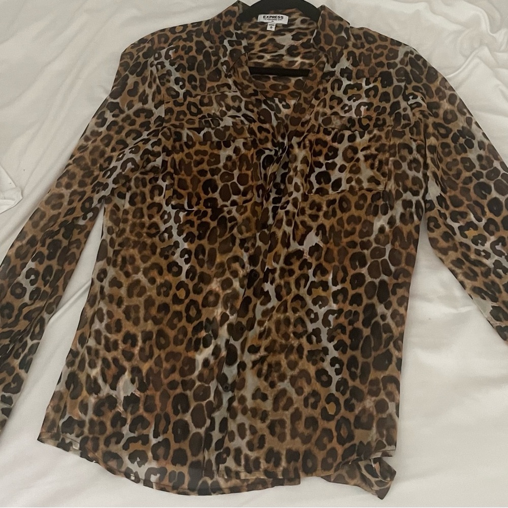 Express cheetah print bottom up shirt - Picture 2 of 3